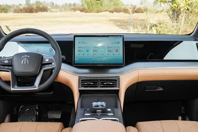 2024款 宋L DM-i 1.5L 75km 领先型内饰